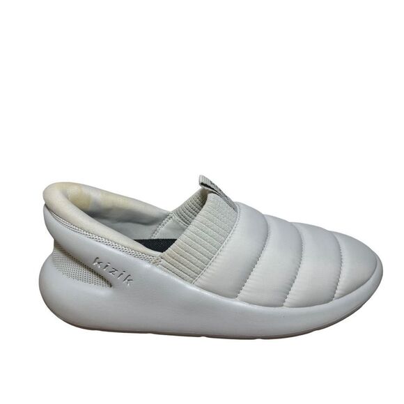 Kizik Other - Kizik Men's White Slip-On Loafers size 7 women’s 8.5